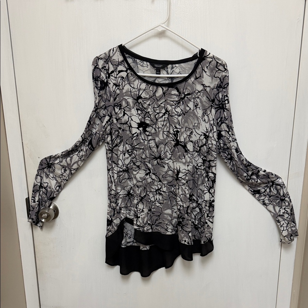 Simply Vera by Vera Wang Floral Black and White Women's Top.